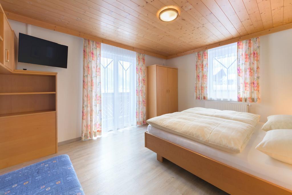 Haus Meneweger Apartment Flachau Exterior photo