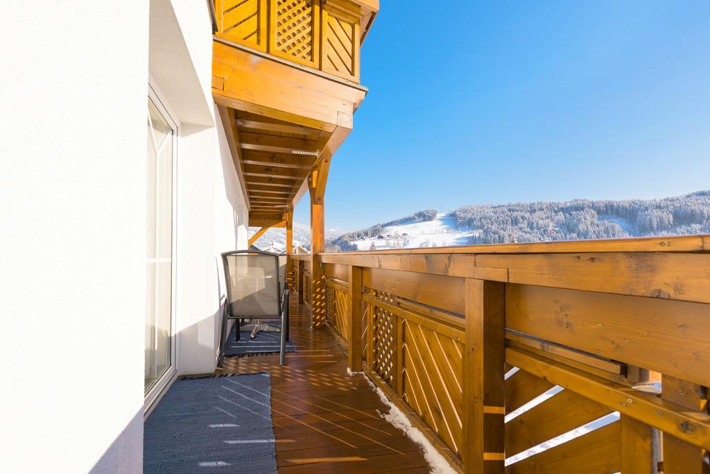Haus Meneweger Apartment Flachau Exterior photo
