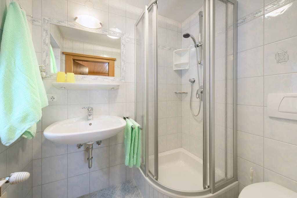Haus Meneweger Apartment Flachau Room photo