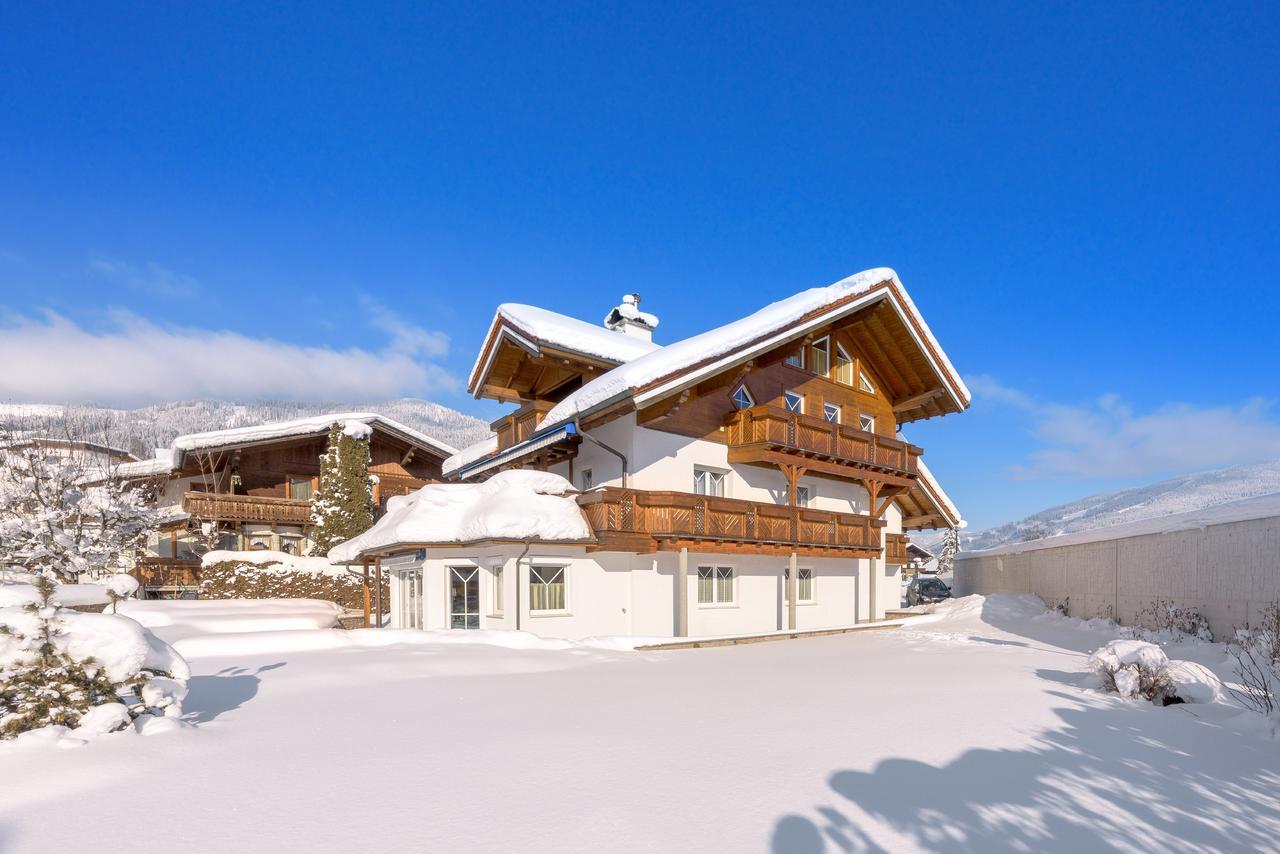 Haus Meneweger Apartment Flachau Exterior photo